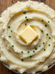 mashed potatoes with chives and butter